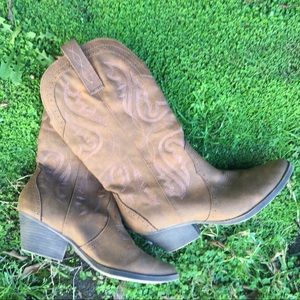 Cowgirl Boot Rampage